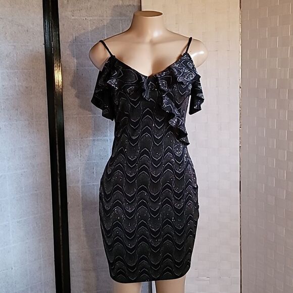 BRAND NEW BLASHE SEQUIINS L MINI V-NECK DRESS - Picture 3 of 13
